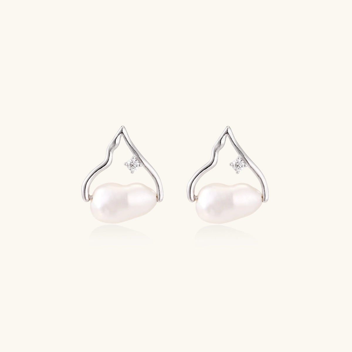 Pearl Teardrop Earrings | 3EyeJewEls